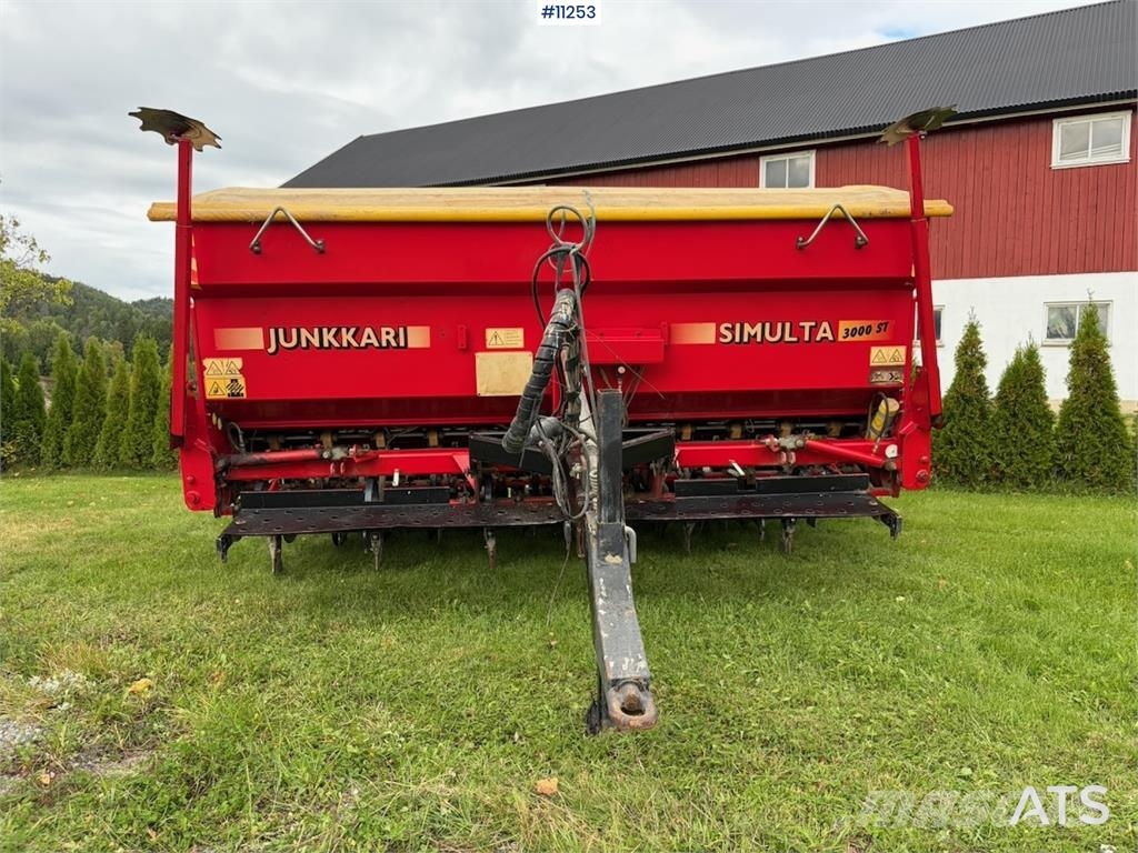 Junkkari Simulta 3000 ST Drillmaschinen