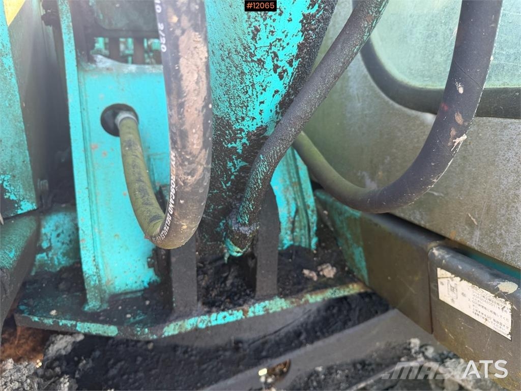 Kobelco Acera Lánctalpas kotrók
