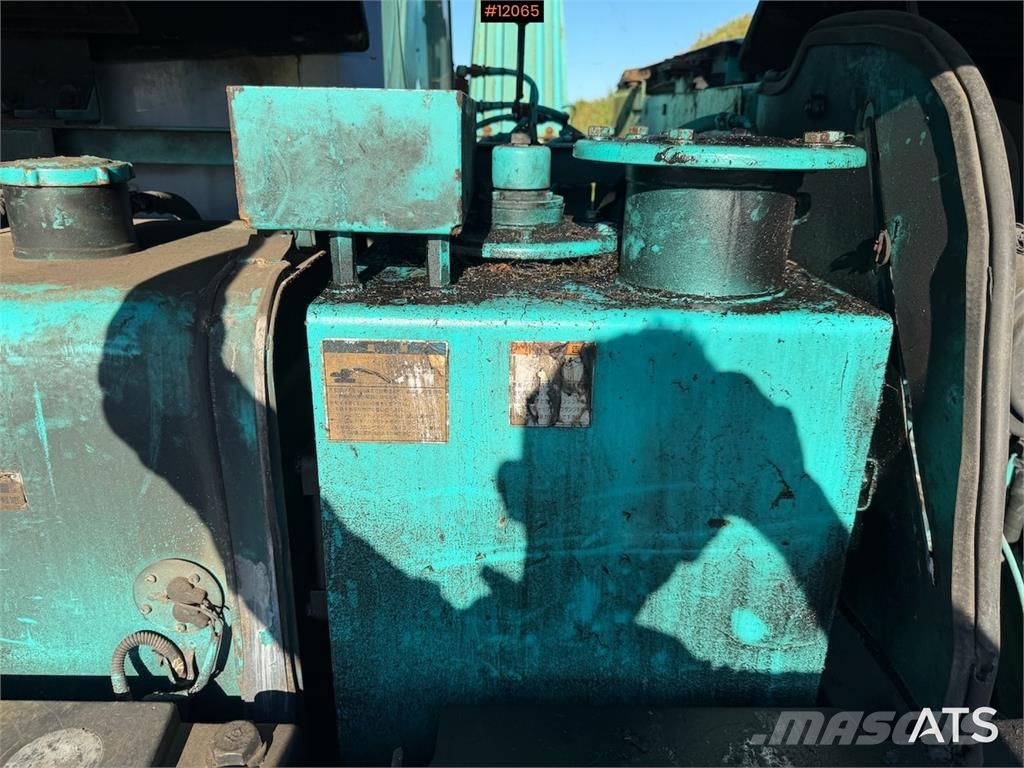 Kobelco Acera Lánctalpas kotrók