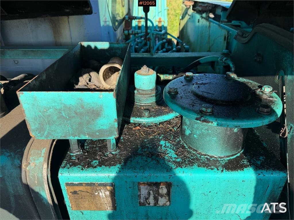 Kobelco Acera Lánctalpas kotrók