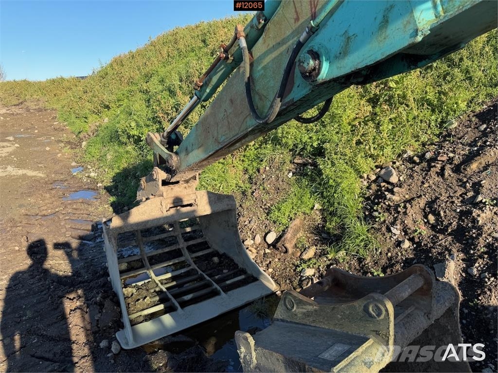 Kobelco Acera Lánctalpas kotrók