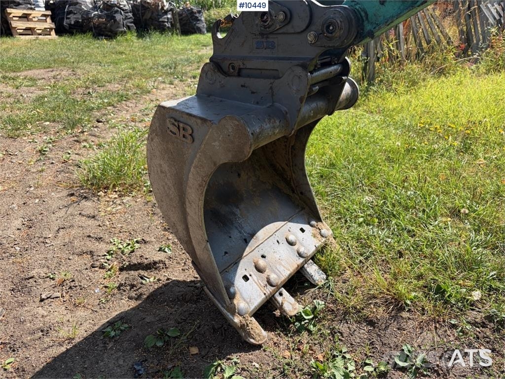 Kobelco SK17SR-3E Excavadoras sobre orugas