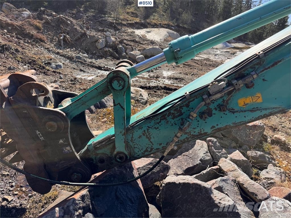 Kobelco SK235SR Excavadoras sobre orugas