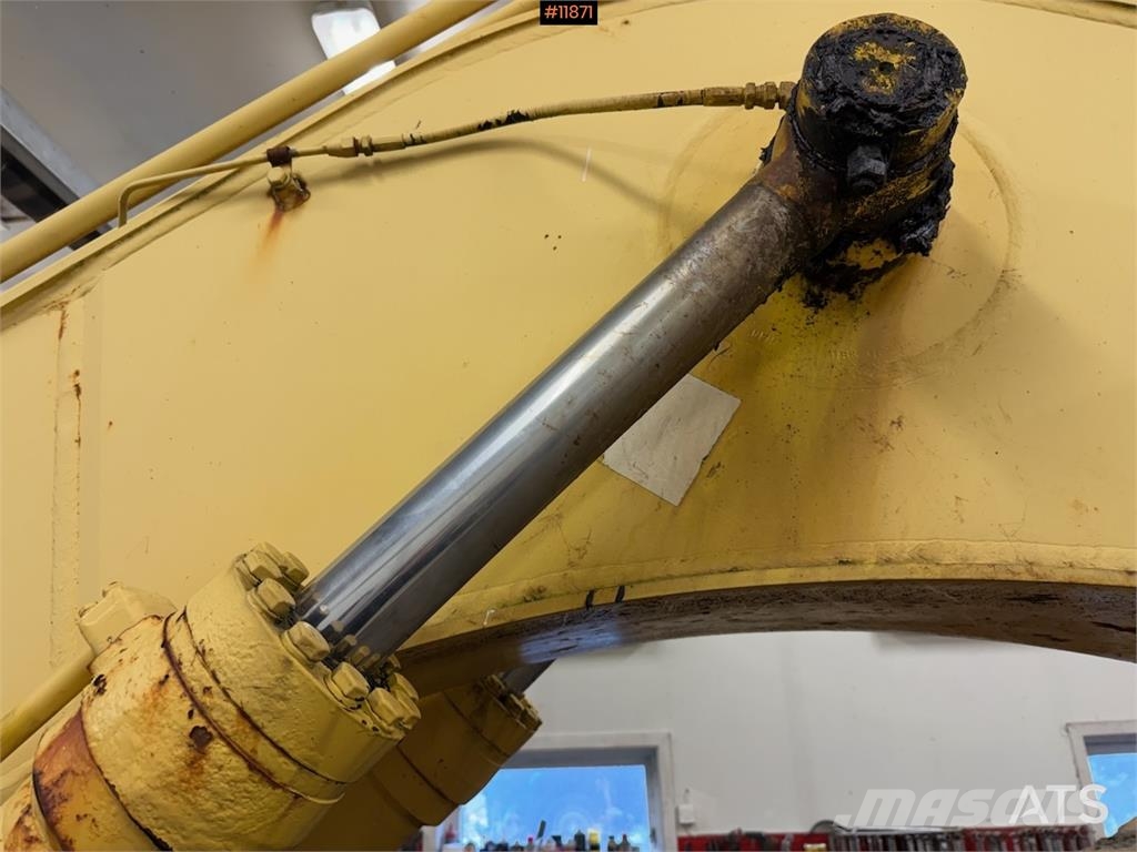 Komatsu PC180LC Lánctalpas kotrók