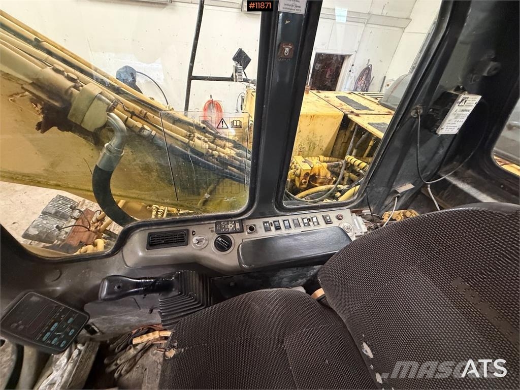 Komatsu PC180LC Lánctalpas kotrók