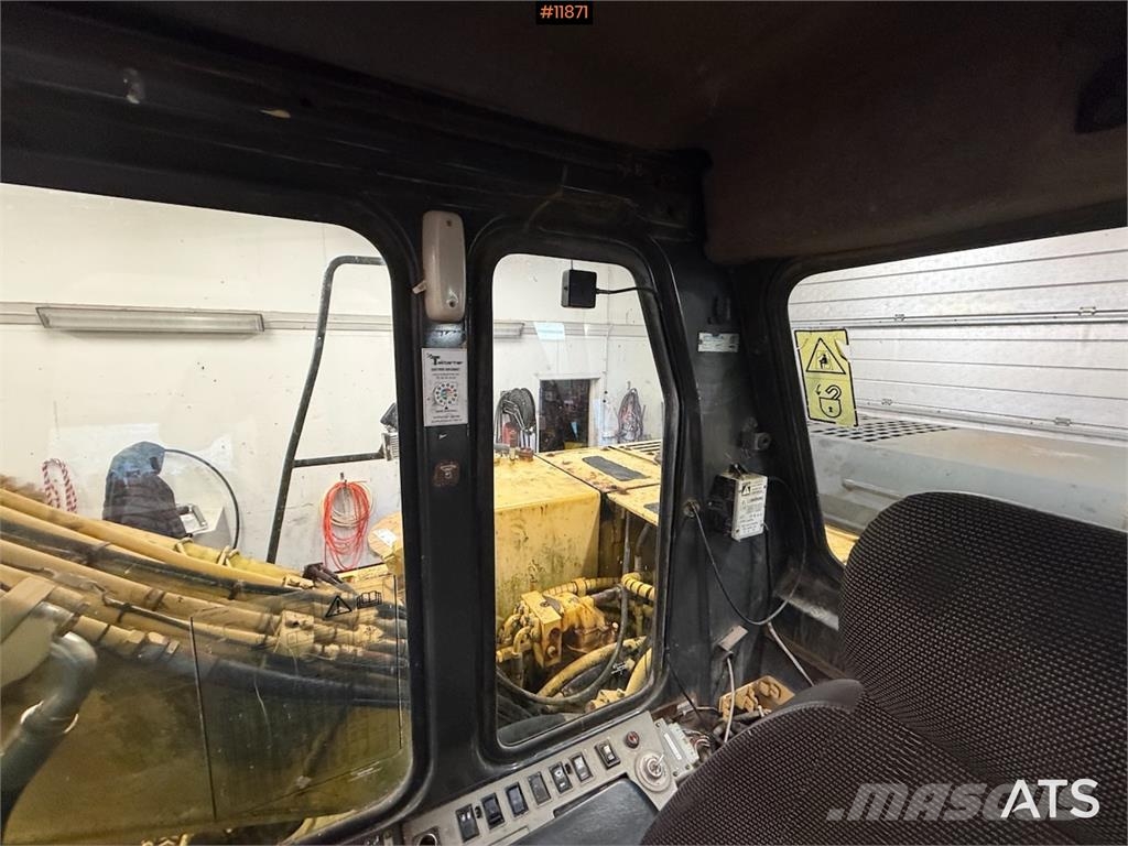 Komatsu PC180LC Lánctalpas kotrók