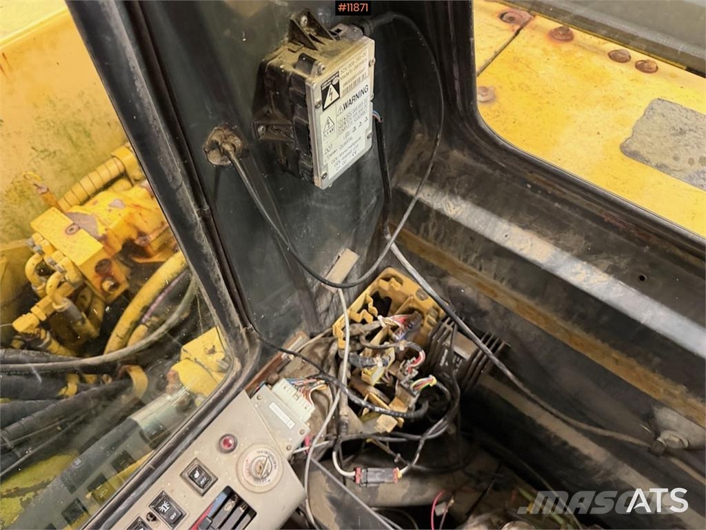 Komatsu PC180LC Lánctalpas kotrók