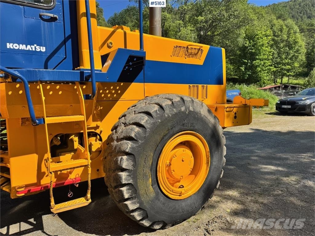 Komatsu WA420-1 Kolesové nakladače