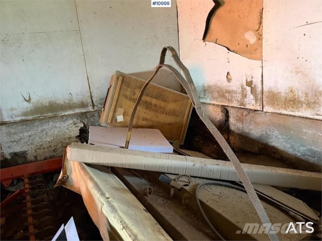 Krone Slåmaskin معدات أخرى للحصاد