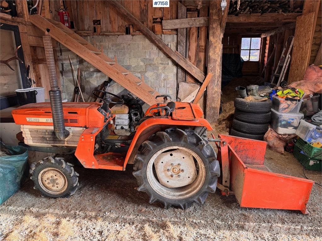 B1600