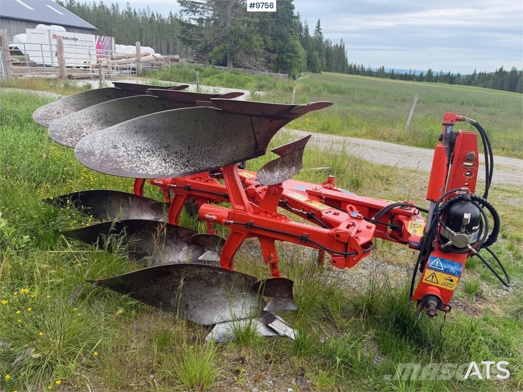 Kuhn MM 111 3EH 3-skjærsplog ماكينات وملحقات زراعة أخرى