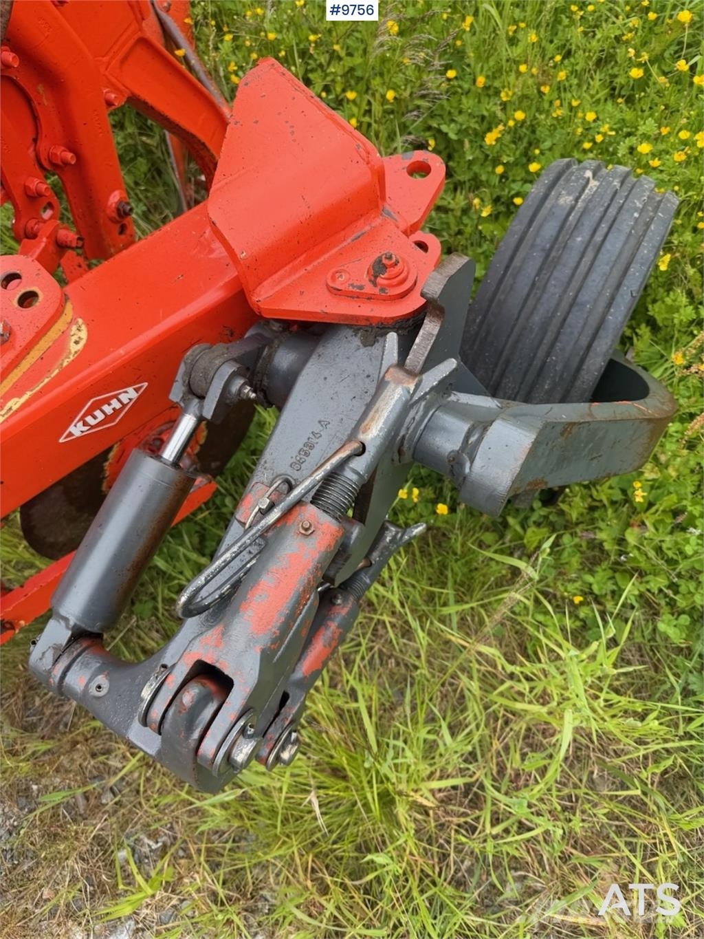 Kuhn MM 111 3EH 3-skjærsplog ماكينات وملحقات زراعة أخرى