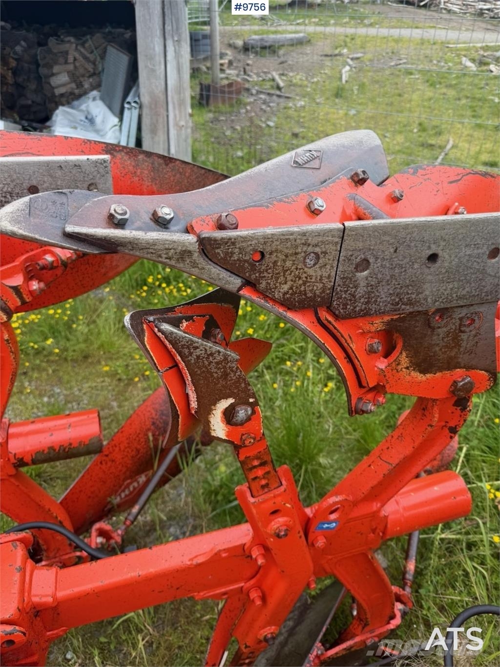 Kuhn MM 111 3EH 3-skjærsplog ماكينات وملحقات زراعة أخرى