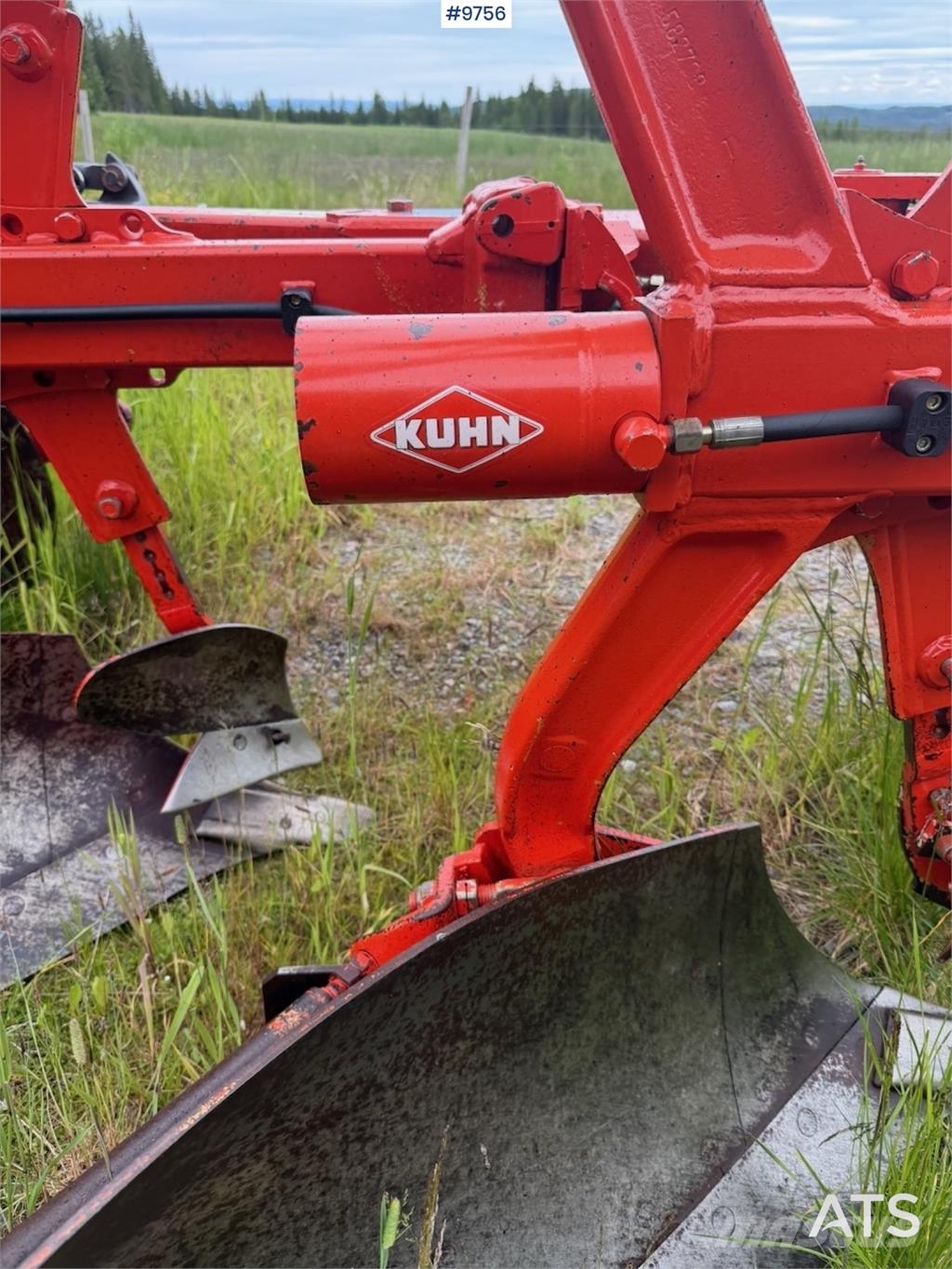 Kuhn MM 111 3EH 3-skjærsplog ماكينات وملحقات زراعة أخرى