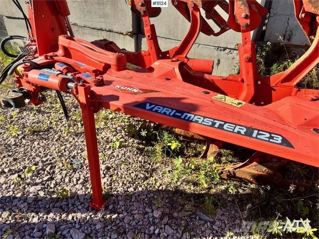 Kuhn Vari Master 123 Otras máquinas y aperos de labranza
