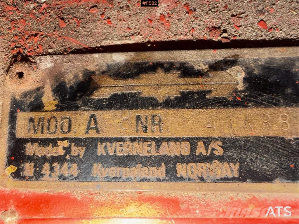 Kverneland 2-skjærs plog ماكينات وملحقات زراعة أخرى