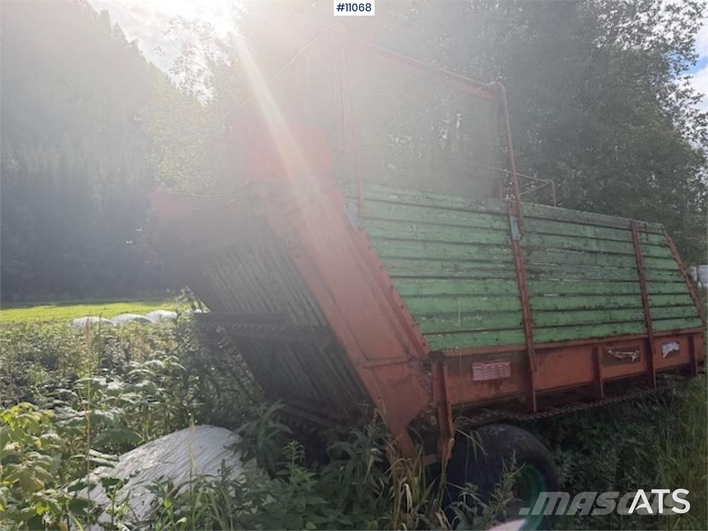 Kverneland Avlesservogn معدات أخرى للحصاد