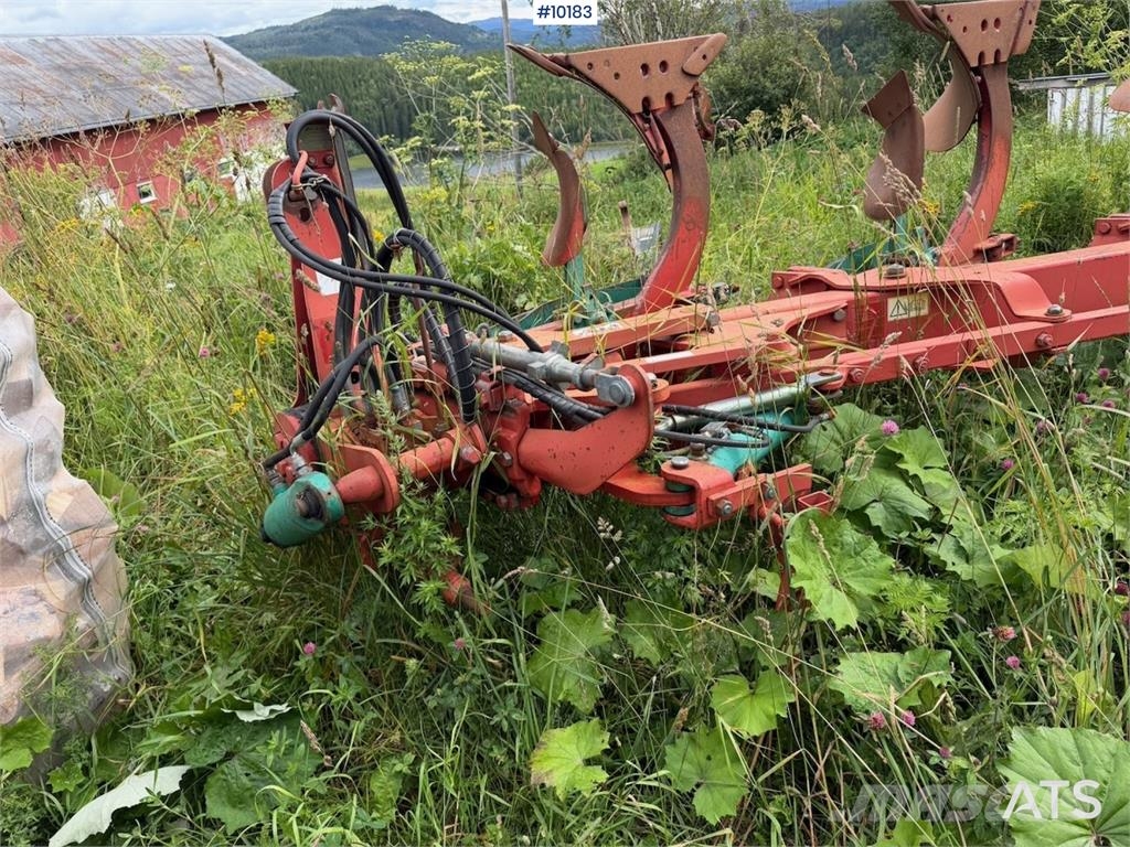 Kverneland EG100 4-skjærs vendeplog Otras máquinas y aperos de labranza