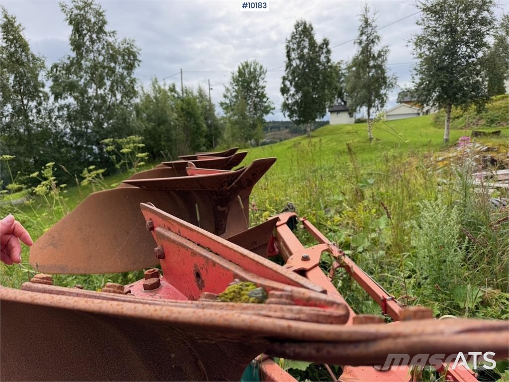 Kverneland EG100 4-skjærs vendeplog Otras máquinas y aperos de labranza