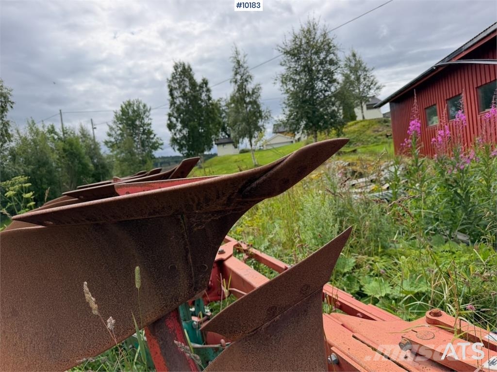 Kverneland EG100 4-skjærs vendeplog Otras máquinas y aperos de labranza