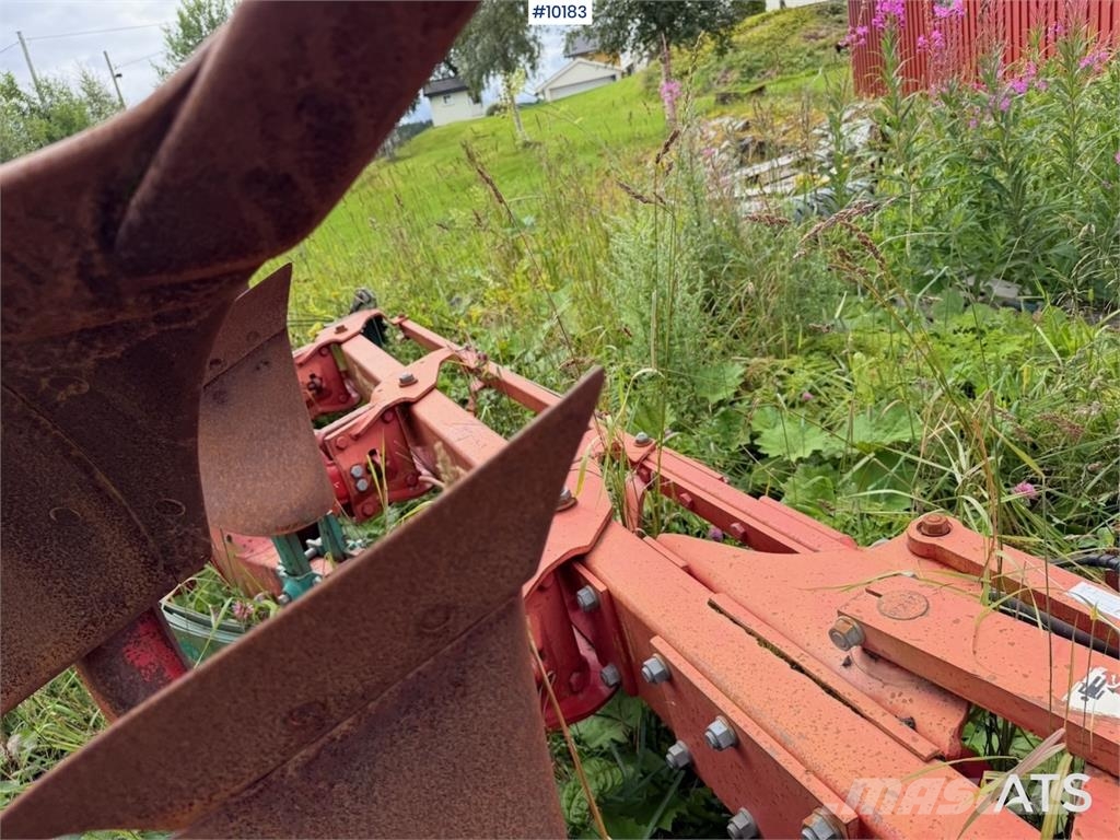 Kverneland EG100 4-skjærs vendeplog Otras máquinas y aperos de labranza