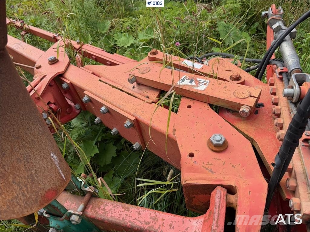 Kverneland EG100 4-skjærs vendeplog Otras máquinas y aperos de labranza