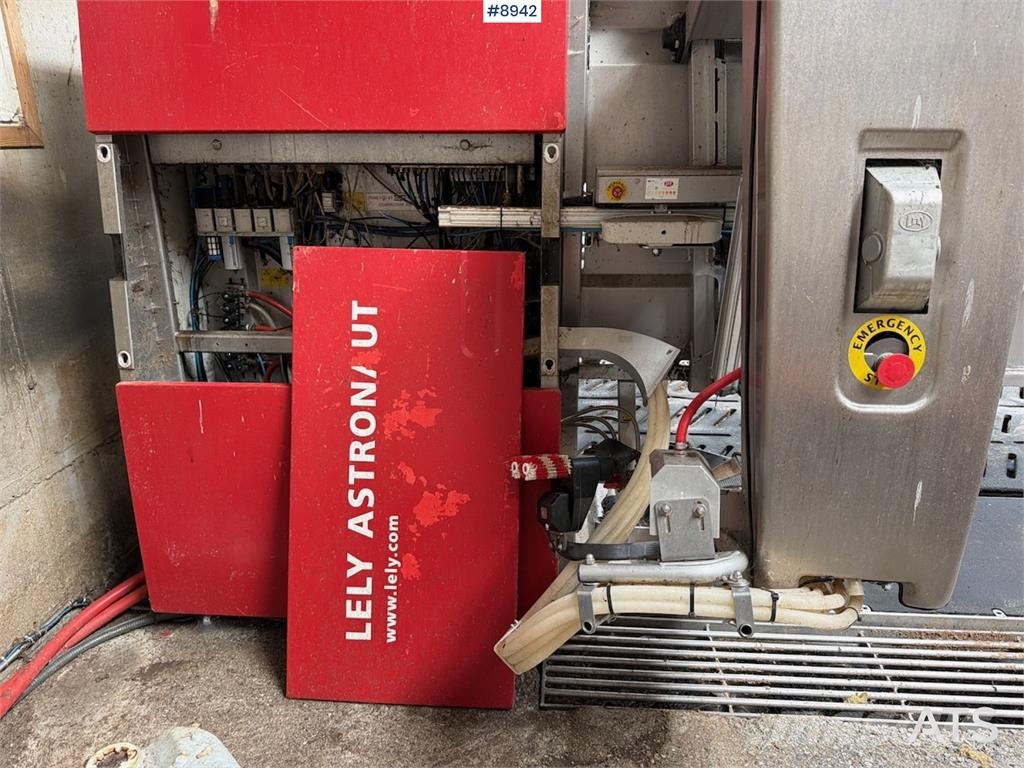 Lely A3 melkerobot Milking equipment