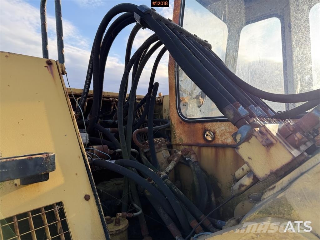 Liebherr R 912 Crawler excavators