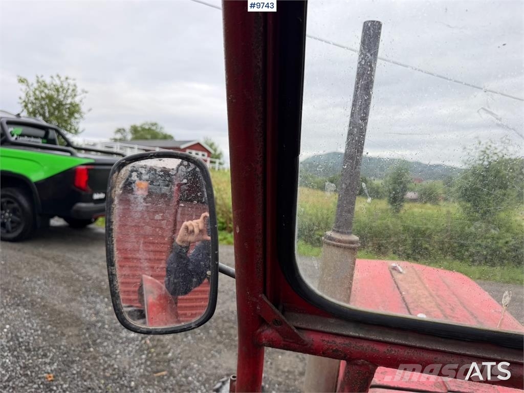 Massey Ferguson 135 トラクター