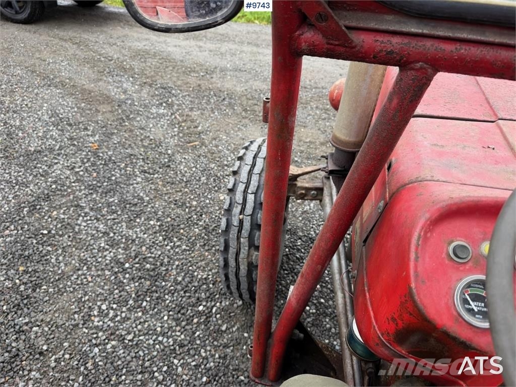 Massey Ferguson 135 トラクター