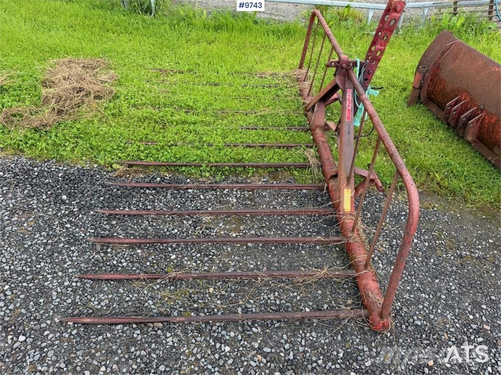 Massey Ferguson 135 トラクター