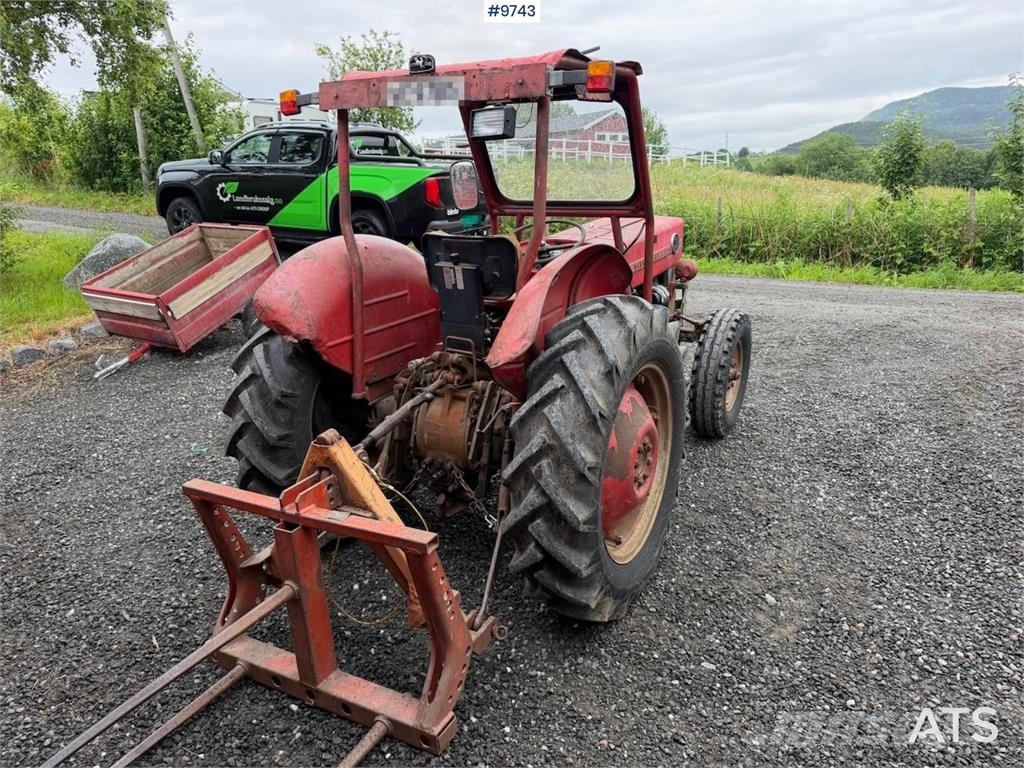 Massey Ferguson 135 トラクター