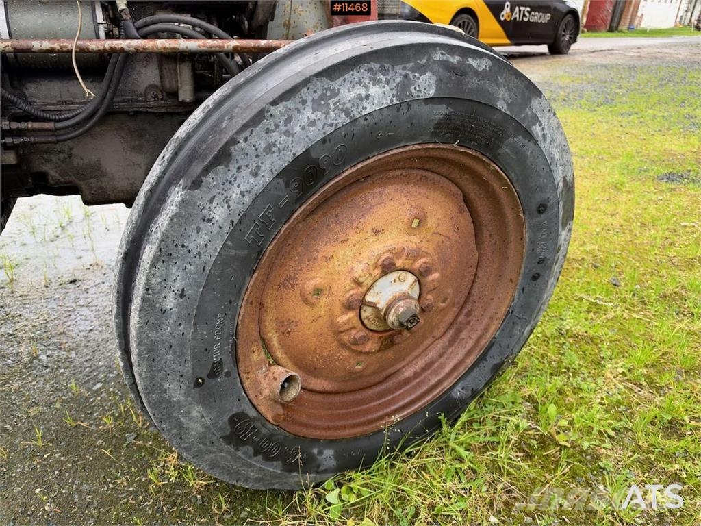 Massey Ferguson 148 Traktori