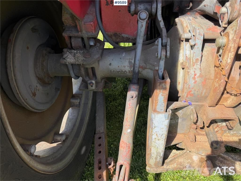 Massey Ferguson 240 トラクター