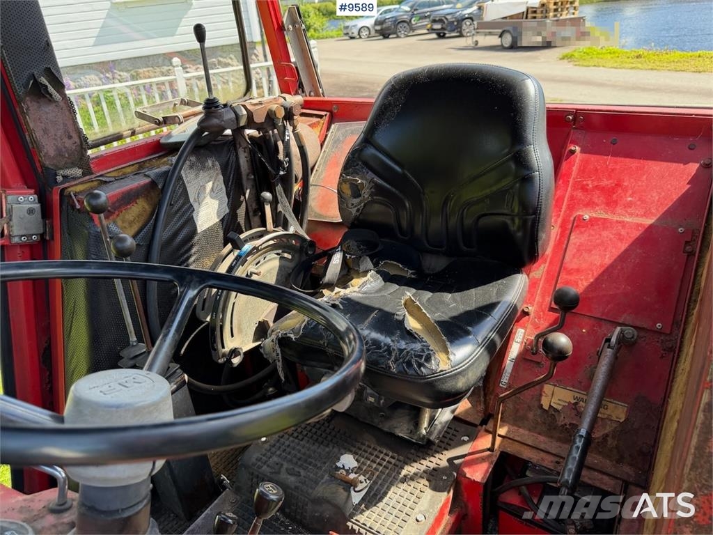 Massey Ferguson 240 トラクター