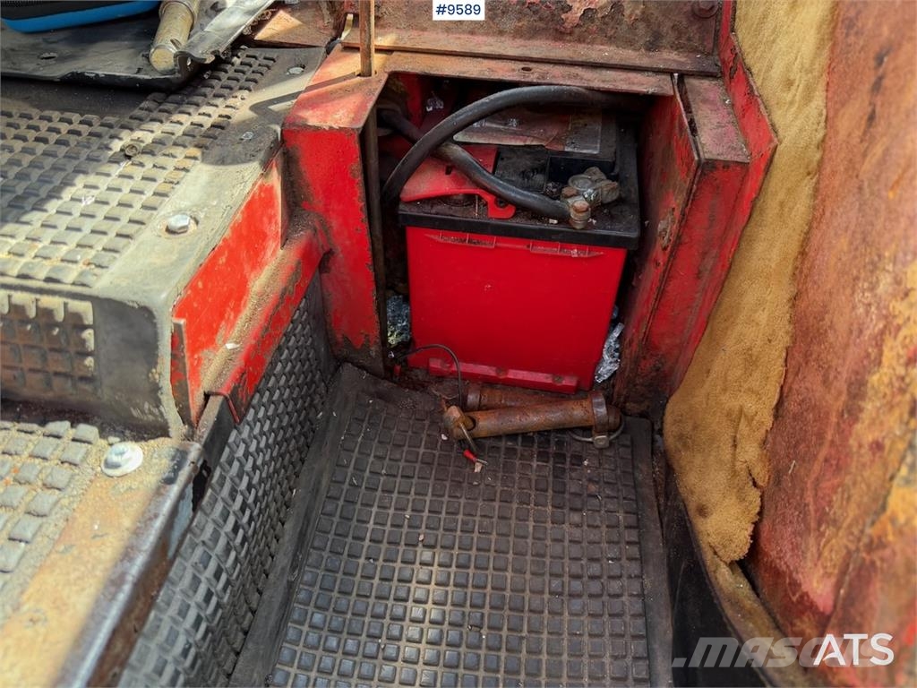 Massey Ferguson 240 トラクター