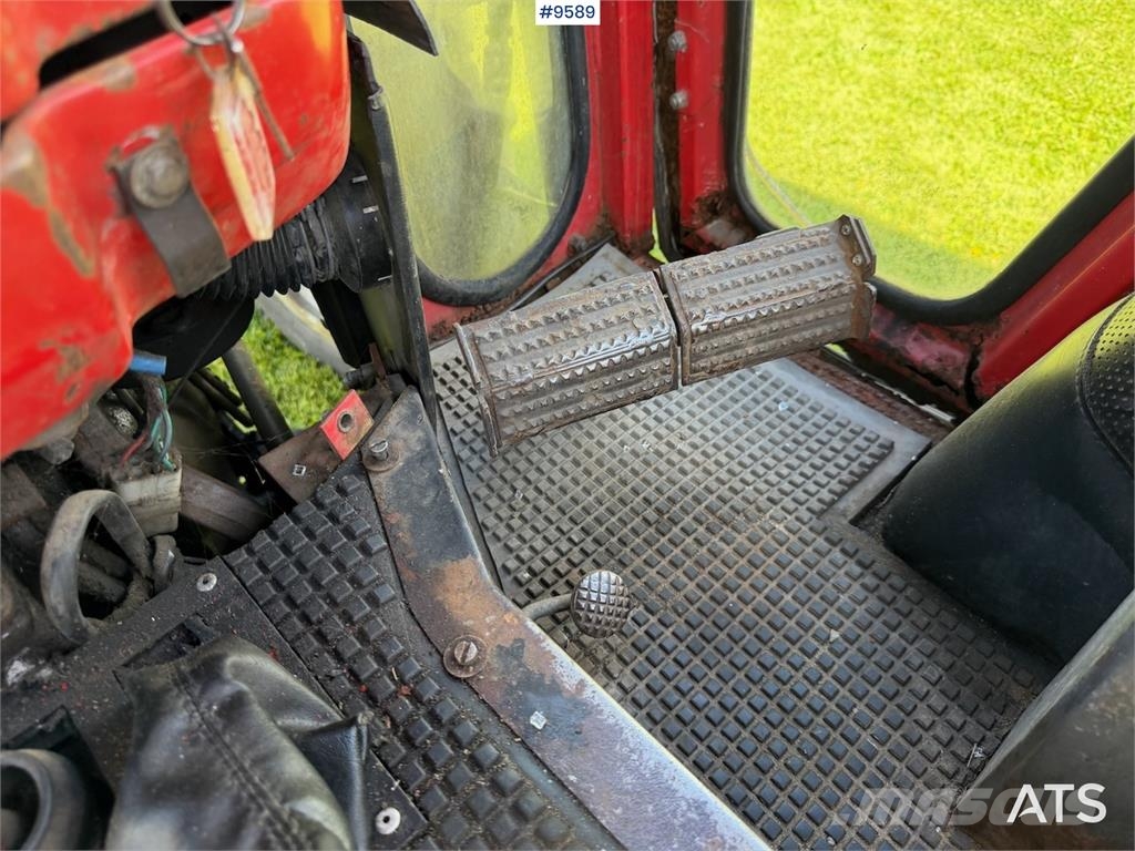 Massey Ferguson 240 トラクター