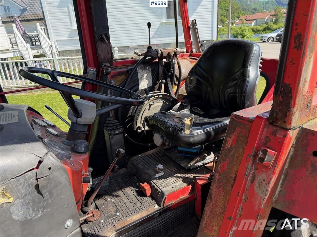 Massey Ferguson 240 トラクター