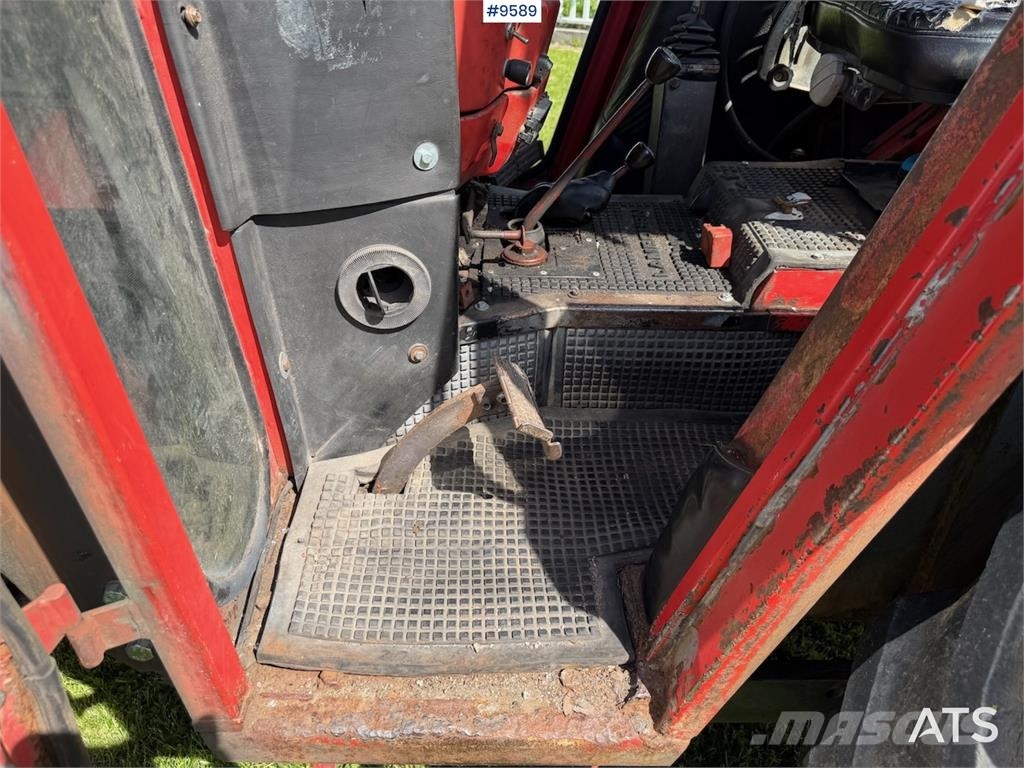 Massey Ferguson 240 トラクター