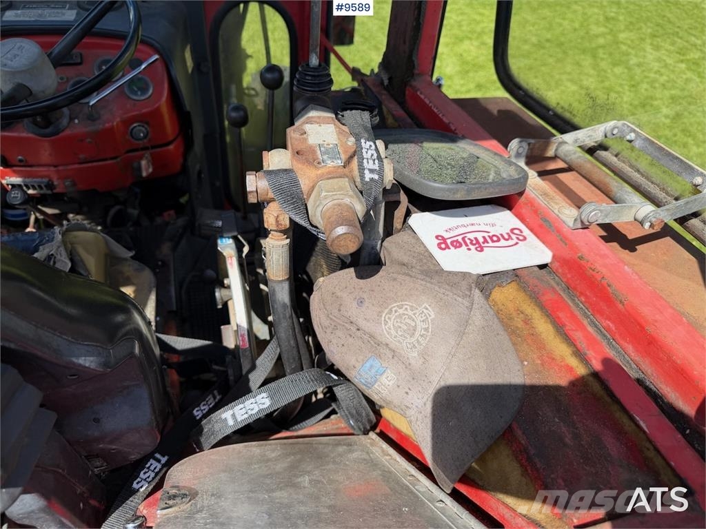 Massey Ferguson 240 トラクター