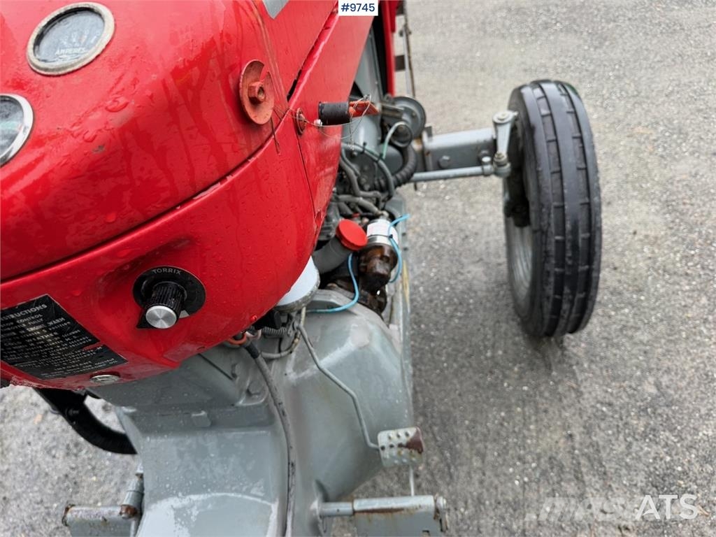 Massey Ferguson 25 トラクター