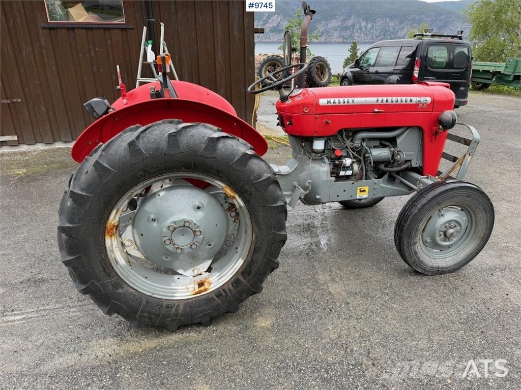 Massey Ferguson 25 トラクター