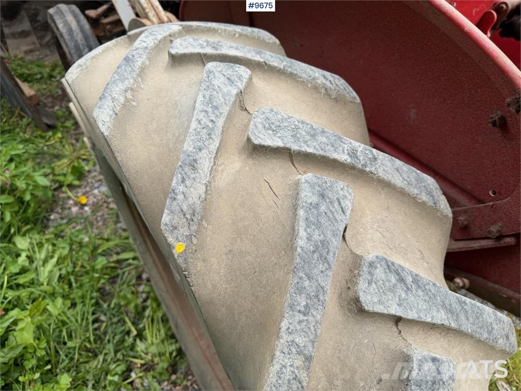 Massey Ferguson 35 トラクター