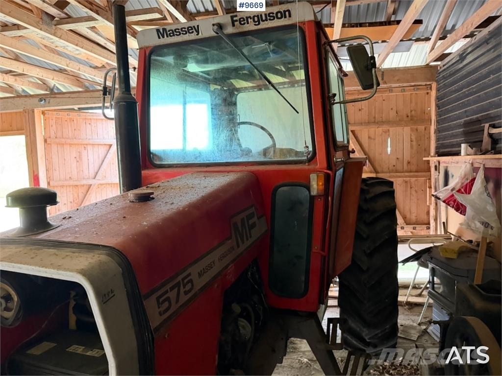 Massey Ferguson 575 トラクター