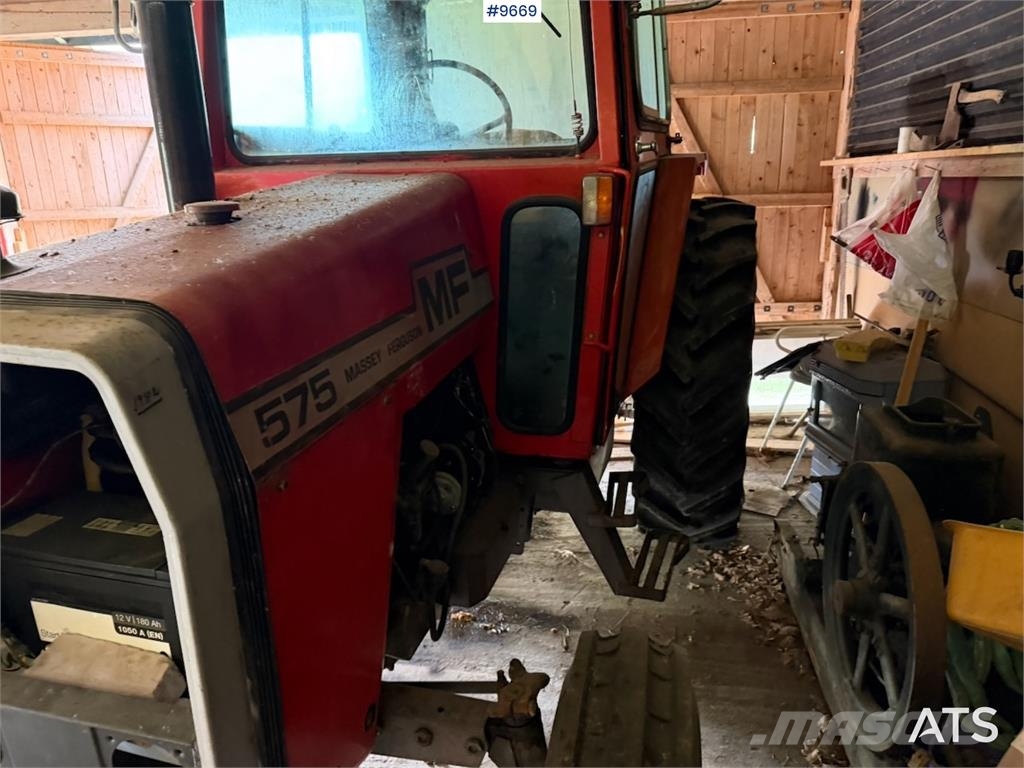 Massey Ferguson 575 トラクター