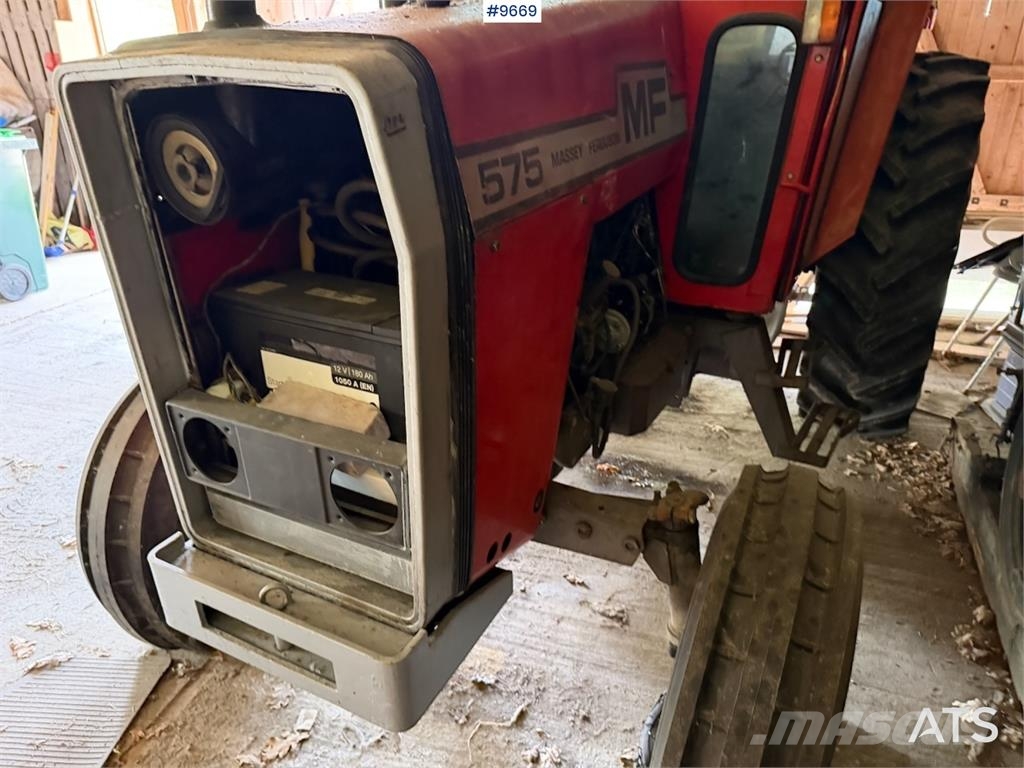 Massey Ferguson 575 トラクター