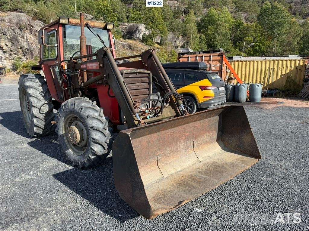 Massey Ferguson 590 Traktorji