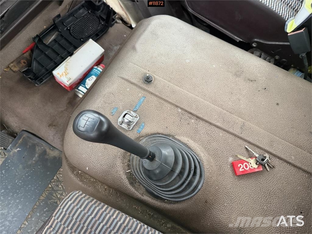Mercedes-Benz 1317 المنصات الهوائية المثبتة على شاحنة