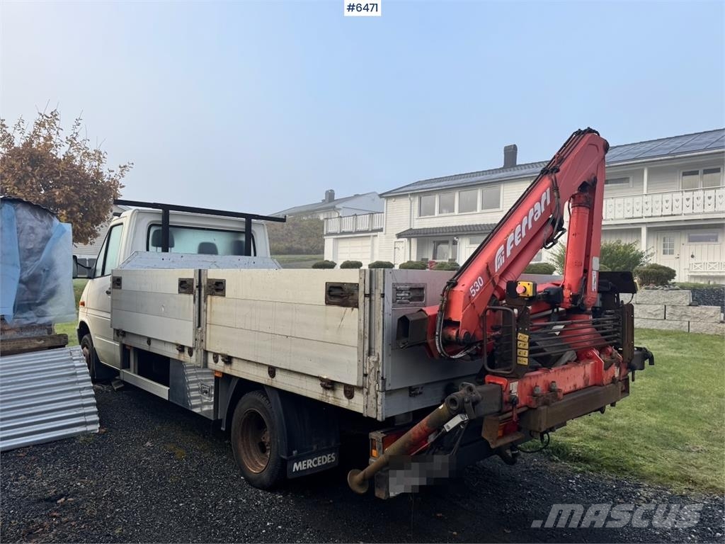 Mercedes-Benz 412D Planbil m/ Bakmontert kran. Otros camiones