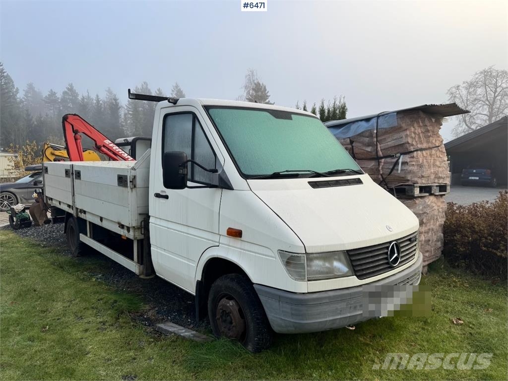 Mercedes-Benz 412D Planbil m/ Bakmontert kran. Otros camiones